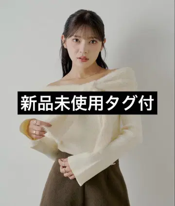 Chico 샤기 리본 오프숄더 니트