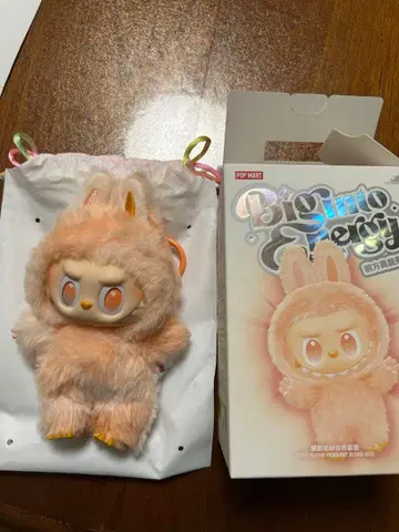 정품 LABUBU happiness 봉제 인형