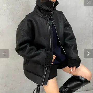 W.W.G. 보아 카라 부착 블랙 가죽 자켓