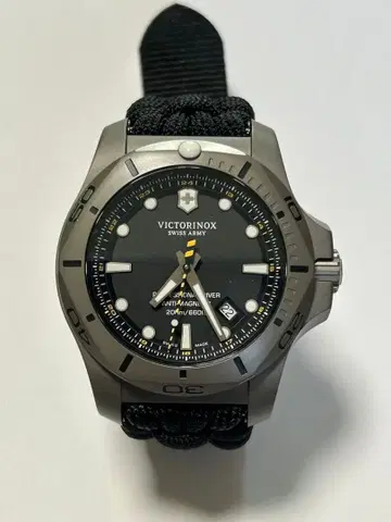 빅토리녹스 다이버 워치 200m 방수 이녹스