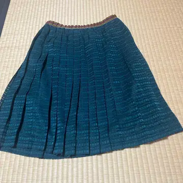 다크 그린 플리츠 스커트