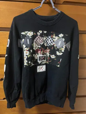 PINK HOUSE 핑크하우스 꽃무늬 딸기 패치워크 맨투맨 L