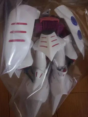 HGUC 1/144 큐베레이 프라모델 조립 완료