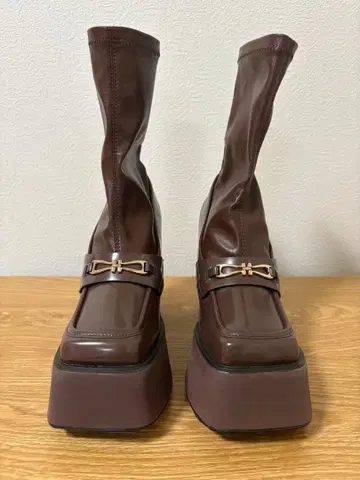 다리치 스퀘어토 숏부츠 M