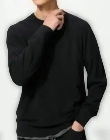 UNIQLO 캐시미어 100% 크루넥 스웨터 블랙 M 손세탁 가능