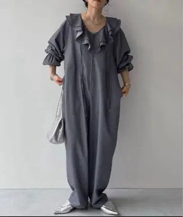 [ 새상품급 ] wee9s 멀티 웨이 프릴 올인원