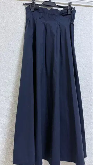 에네스베 네이비 플레어 롱 스커트 사이즈 36