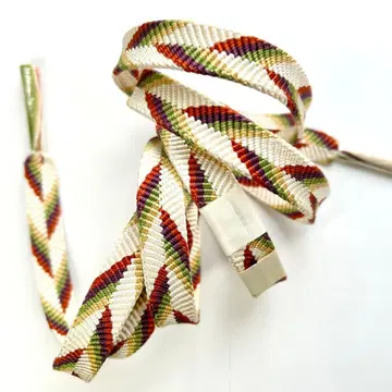 고요함과 품격이 있는 사사나미조