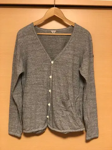 그레이 V넥 가디건