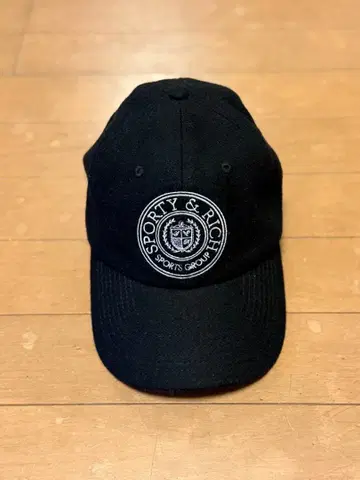 SPORTY & RICH 블랙 캡