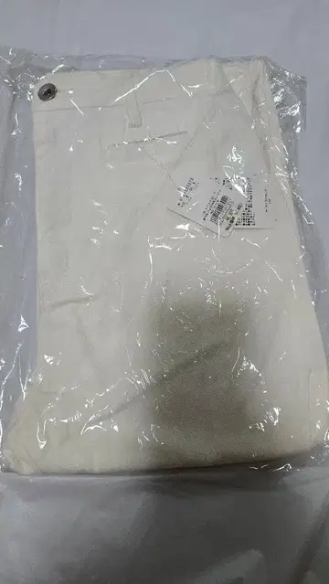 화이트 스트레이트 데님