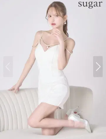 [Glossy] 화이트 타이트 드레스