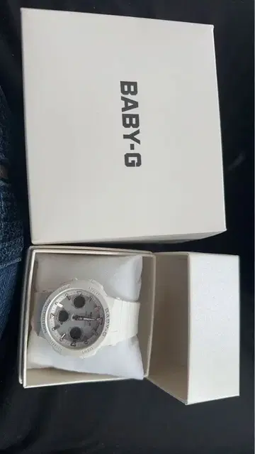 BABY-G 화이트 터프 솔라 시계