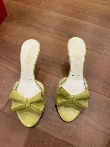 BRUNO MAGLI 라이트 그린 펌프스 33.5 21.5 상당 가죽제품