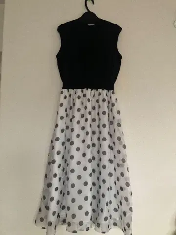 귀여운 슬리브리스 도트 무늬 원피스