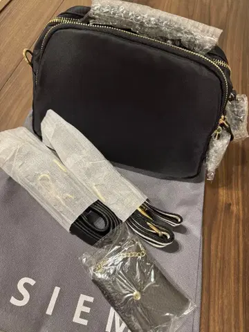 라시엠 블랙 숄더백 미사용 새상품