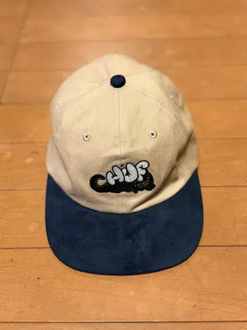 HUF 베이지 네이비 캡