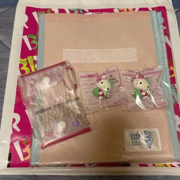 서티원 굿즈 묶음 판매 헬로키티 한정판 참 포함