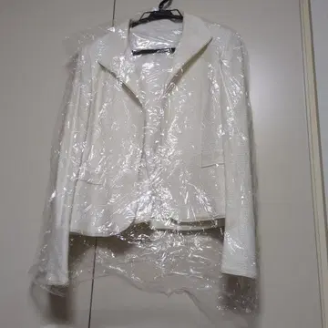 화이트 테일러드 자켓 ru