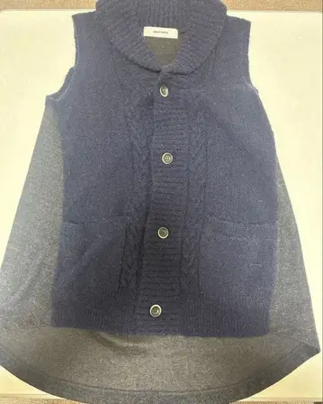 SUPER HAKKA 네이비 니트 베스트