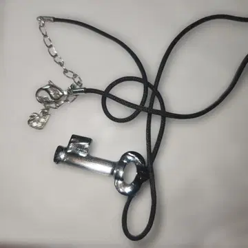 오노 요코 Yoko Ono 펜던트 스와로브스키