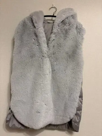 SKY SCRAPER 후드 부착 다운 베스트