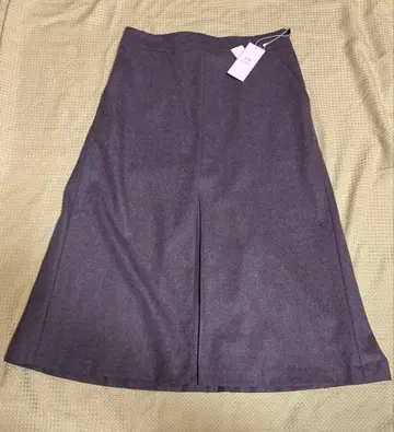 23구 스커트 택 포함 새상품