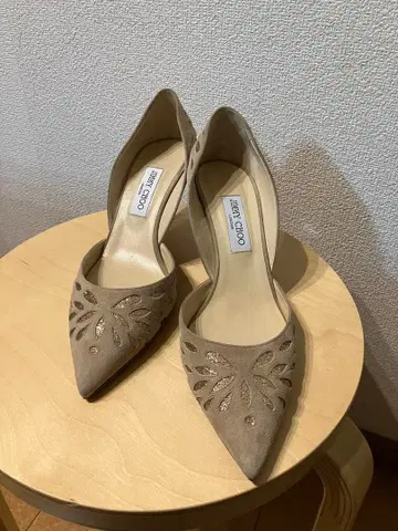 지미추 베이지 펌프스 42