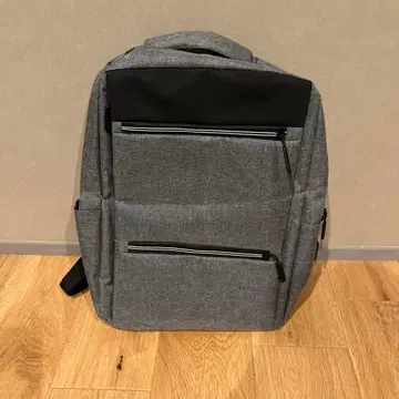 심플 그레이 백팩