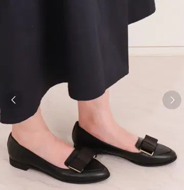 아르테미스 바이 다이애나 리본 포함 로퍼 펌프스 블랙 24cm