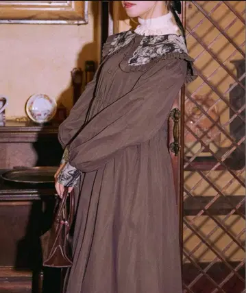 [ 틸과 레트로 ] 고블랑 프릴 옷깃 플레어 원피스