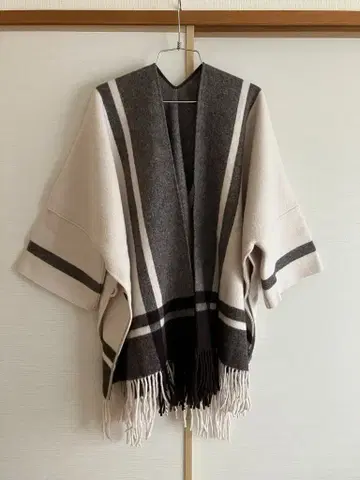 마르티니크 슬리브 스트라이프 판초