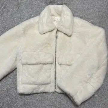 rienda SOFFY 인조 모피 블루종 코트 화이트 S 사이즈