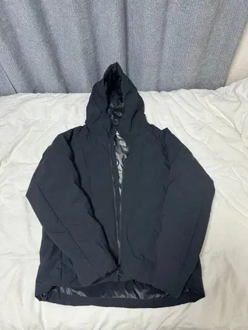 TIGORA 블랙 다운 자켓 M