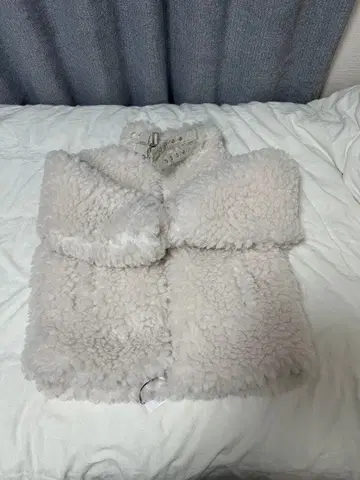 CRL 보아 플리스 자켓 화이트