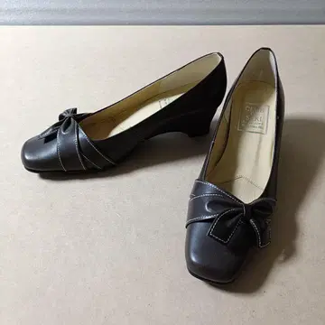 새상품급 CLUB DE SAKI 22.5cm 웨지솔 펌프스