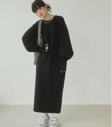 [ 새상품 ] ANGIE VINTAGE 핑거홀 맥시 니트 원피스