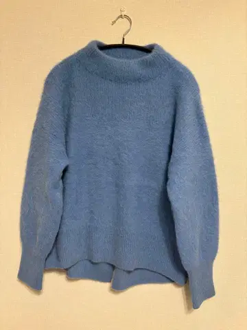[ 클리닝 완료 ] Jines 라이트 블루 보틀넥 스웨터