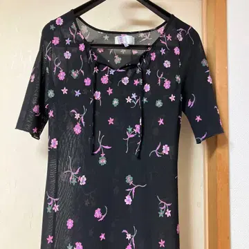 Catherine 꽃무늬 반팔 무릎 기장 원피스