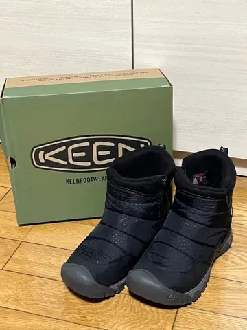 새상품급 KEEN 방수 부츠 블랙 22.5cm
