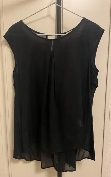 BEATRICE 슬리브리스 셔츠 38 블랙