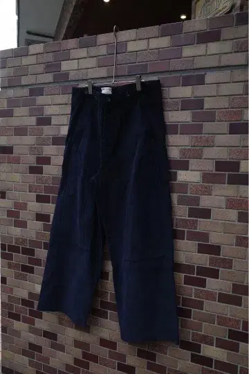 C.HOWERD 'Limited Model' river aoyama