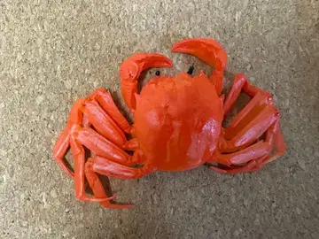 게 피규어 오렌지 크림색