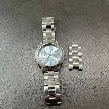 실버 스테인리스 스틸 아날로그 손목시계