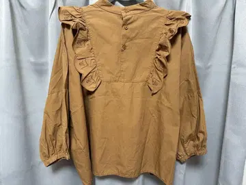 곰 자수 프릴 옷깃 블라우스