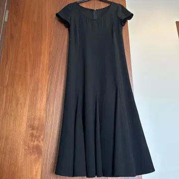 레킵 요시에 이나바 플레어가 멋진 블랙 원피스 롱 엘레강트 기장감 있음