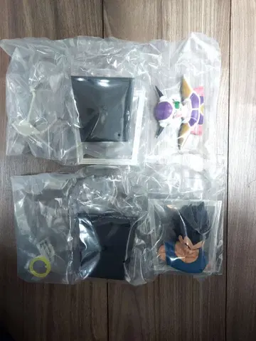 드래곤볼 제일복권 E상 만화 스트럭처 프리저, 베지터