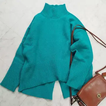 새상품급 콜라주 개럴개런트 알파카 터치 터틀넥 니트 블루