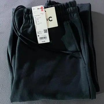 M 사이즈 새상품 다크 그린 맨투맨 와이드 팬츠 유니클로C