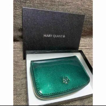 미사용 새상품 마리콴트 에나멜 가죽 멀티 케이스 그린